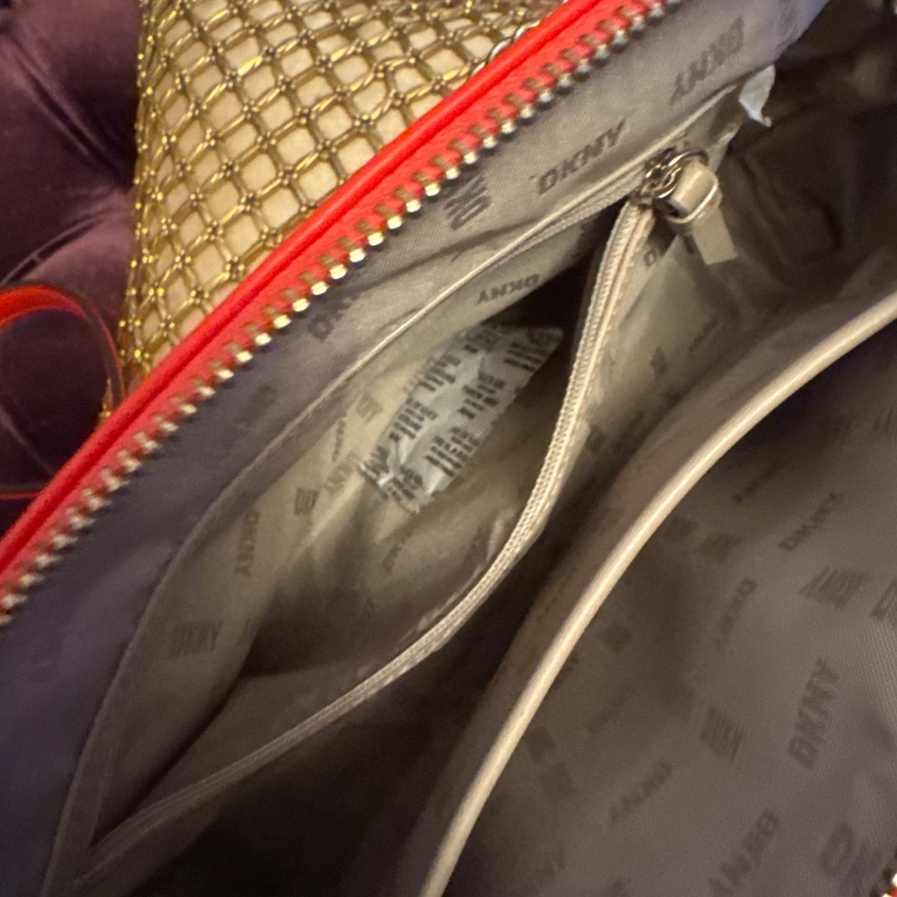 Purse - Picture 7 of 8